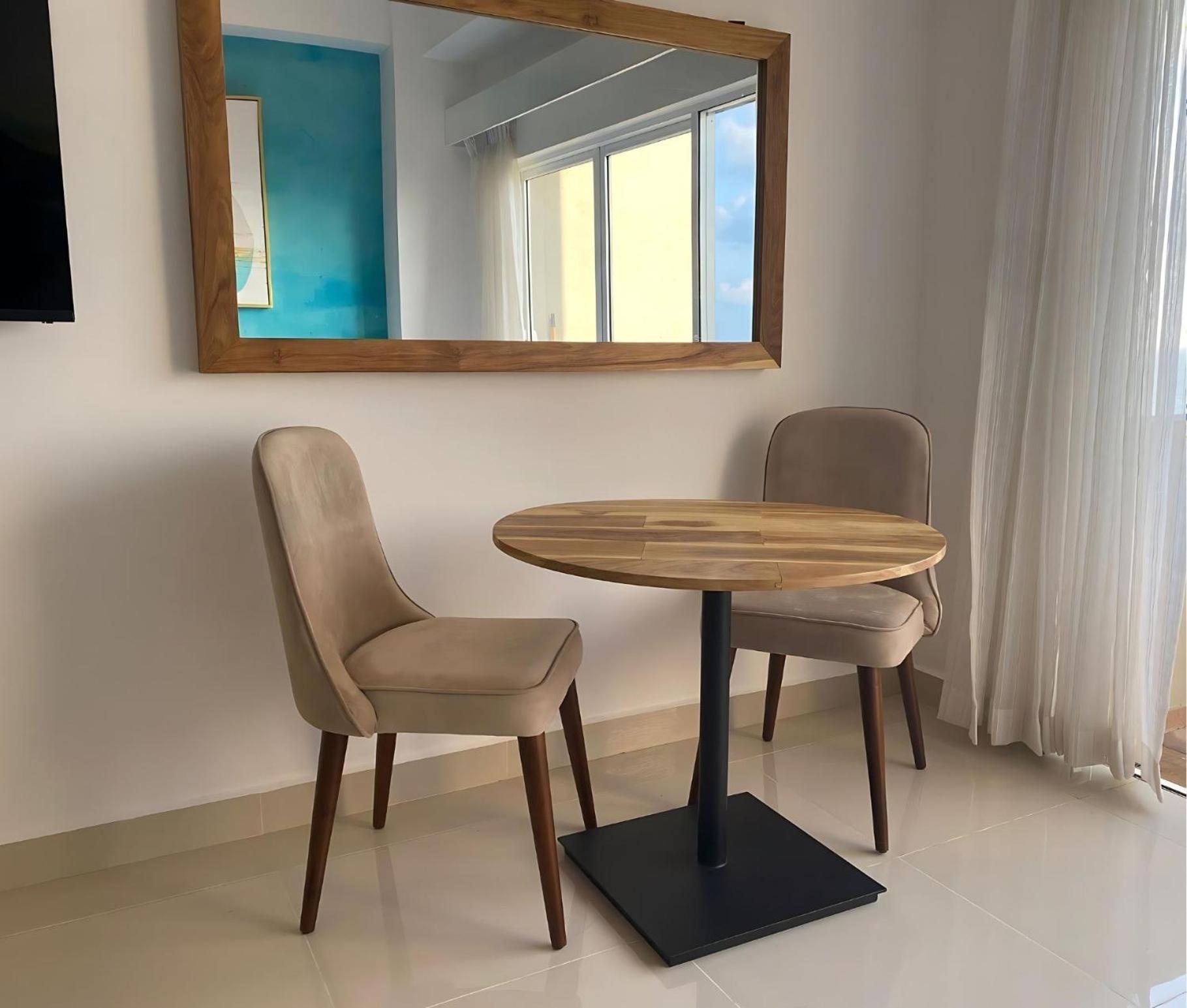 Negombo Ocean Breeze - Bliss On The Beach Luxury Apartments By Serendib Vacation Екстериор снимка
