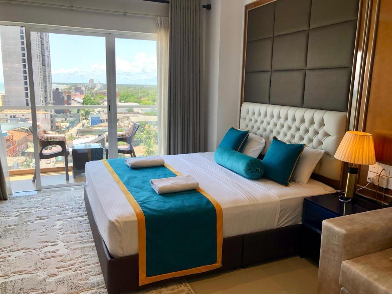 Negombo Ocean Breeze - Bliss On The Beach Luxury Apartments By Serendib Vacation Екстериор снимка